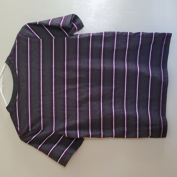 Urban Pipeline Boys vneck tee - Picture 2 of 3